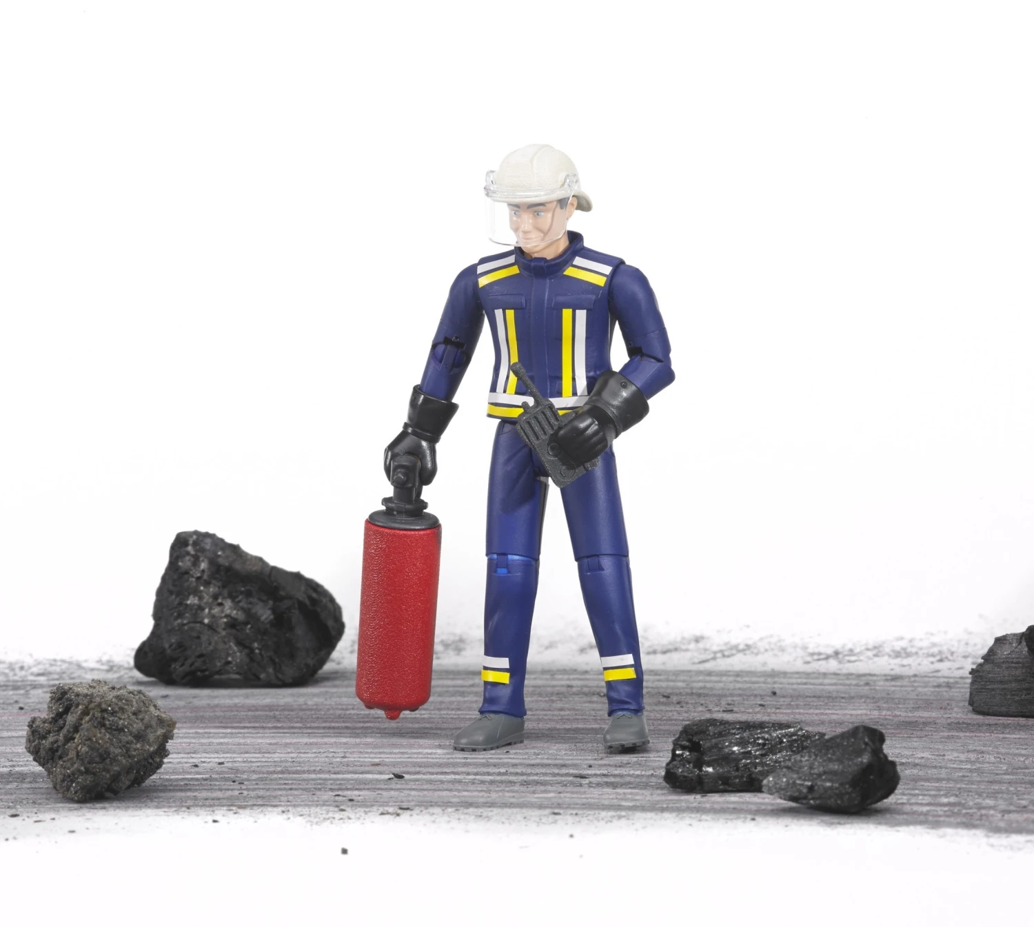 Bruder Bworld 60100 - Feuerwehrmann Mit Zubehör 3 Bruder Bworld 60100 - Feuerwehrmann Mit Zubehör